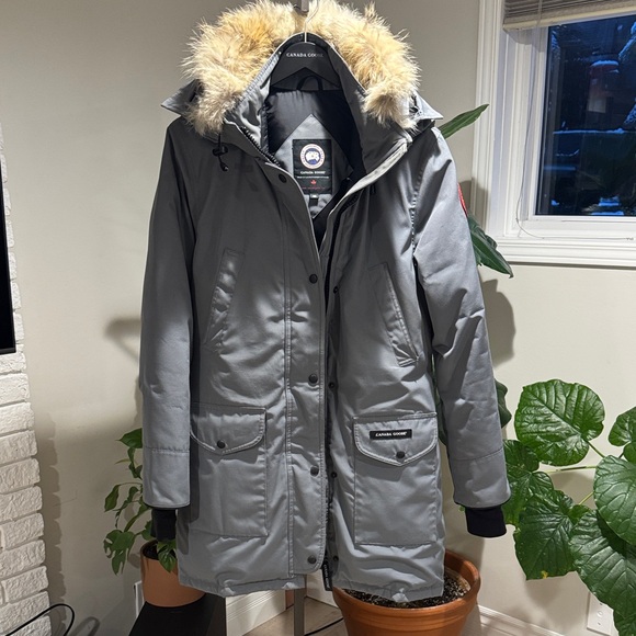 Canada Goose Jackets & Blazers - Canada Goose Women's Gray trillium parka Fur Trim